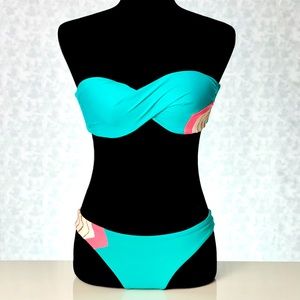 L SPACE. Bandeau twist swim top, padded cups & Bikini bottoms. Size. S. NWT.